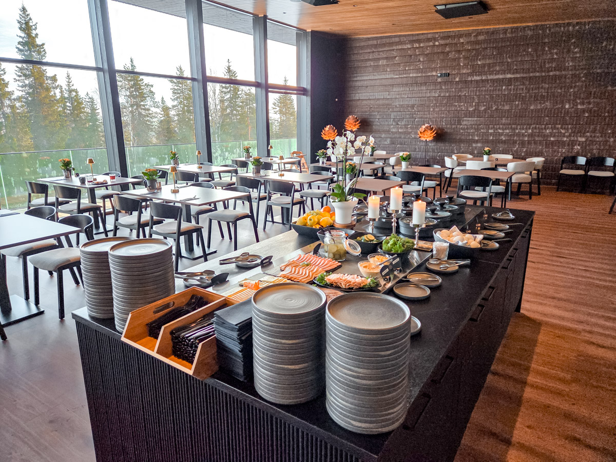 arctic panorama resort breakfast 1