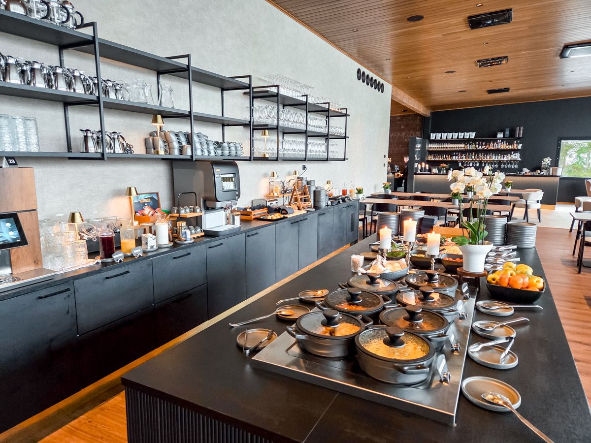 arctic panorama resort breakfast 2