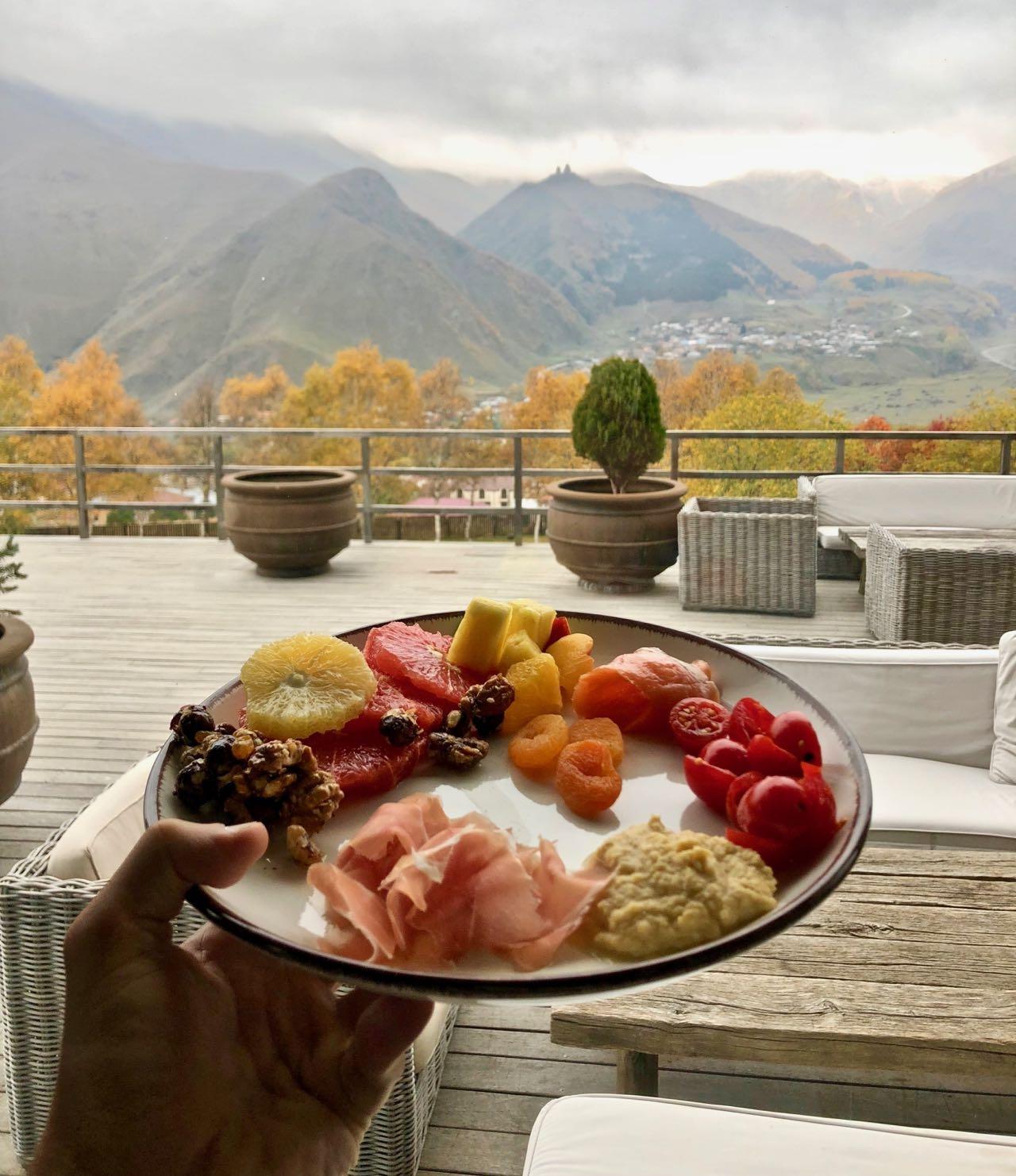 breakfast rooms hotel kazbegi