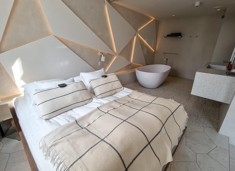 HAAWE boutique hotel rovaniemi Ice Room bedroom