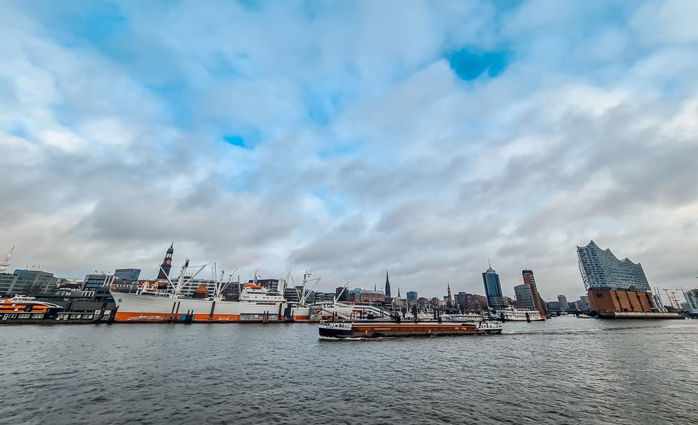 Hamburg skyline 1