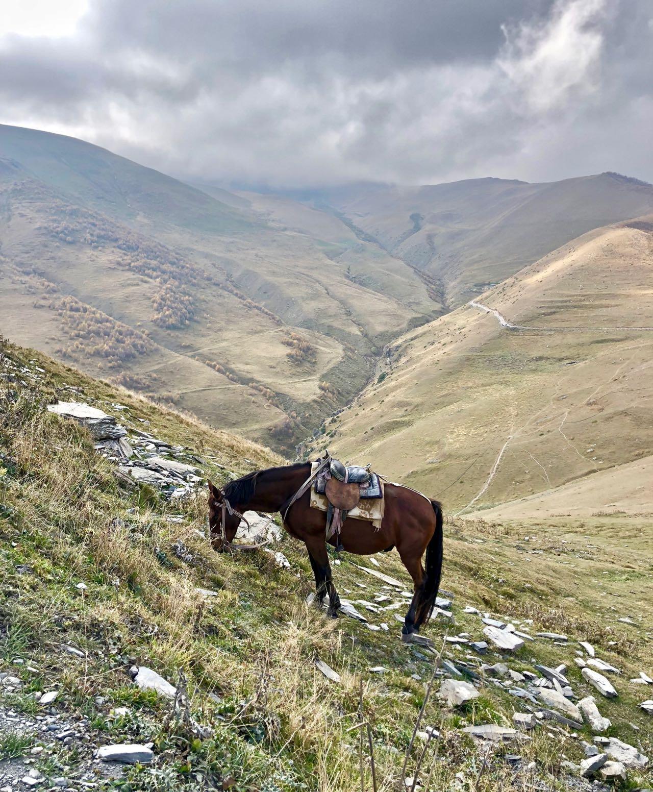 hiking kazbegi 1