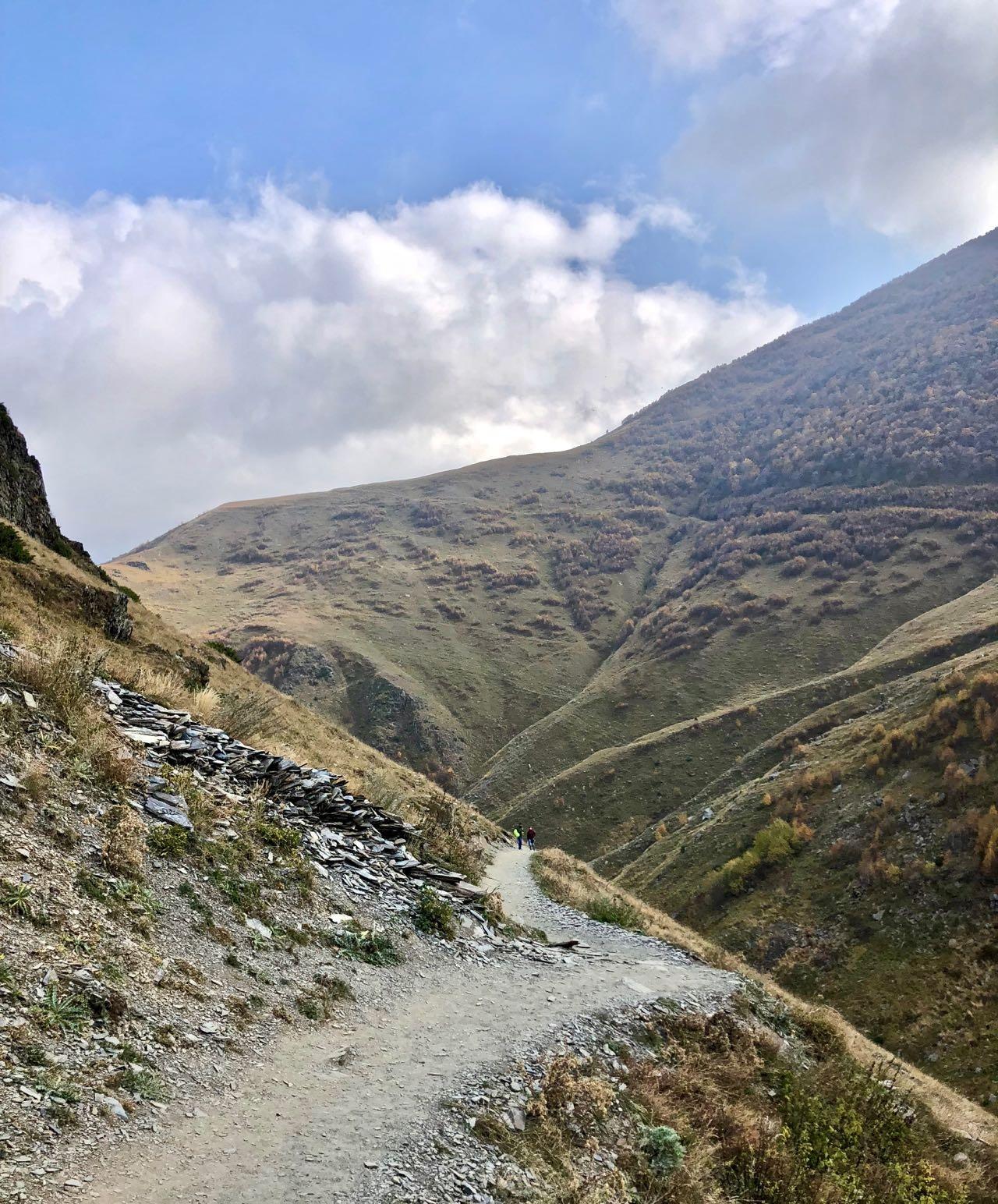 hiking kazbegi 2