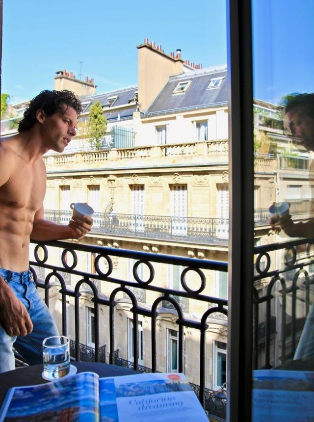 hotel california paris 3