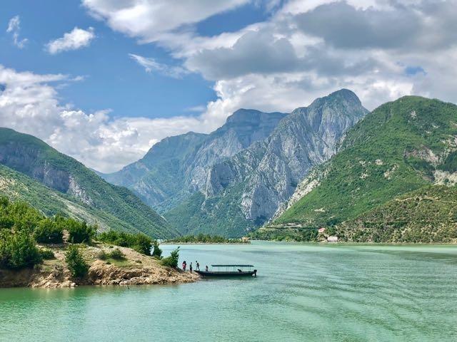 komani lake tours