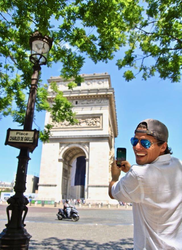 selfie at champs elysees arc de triom