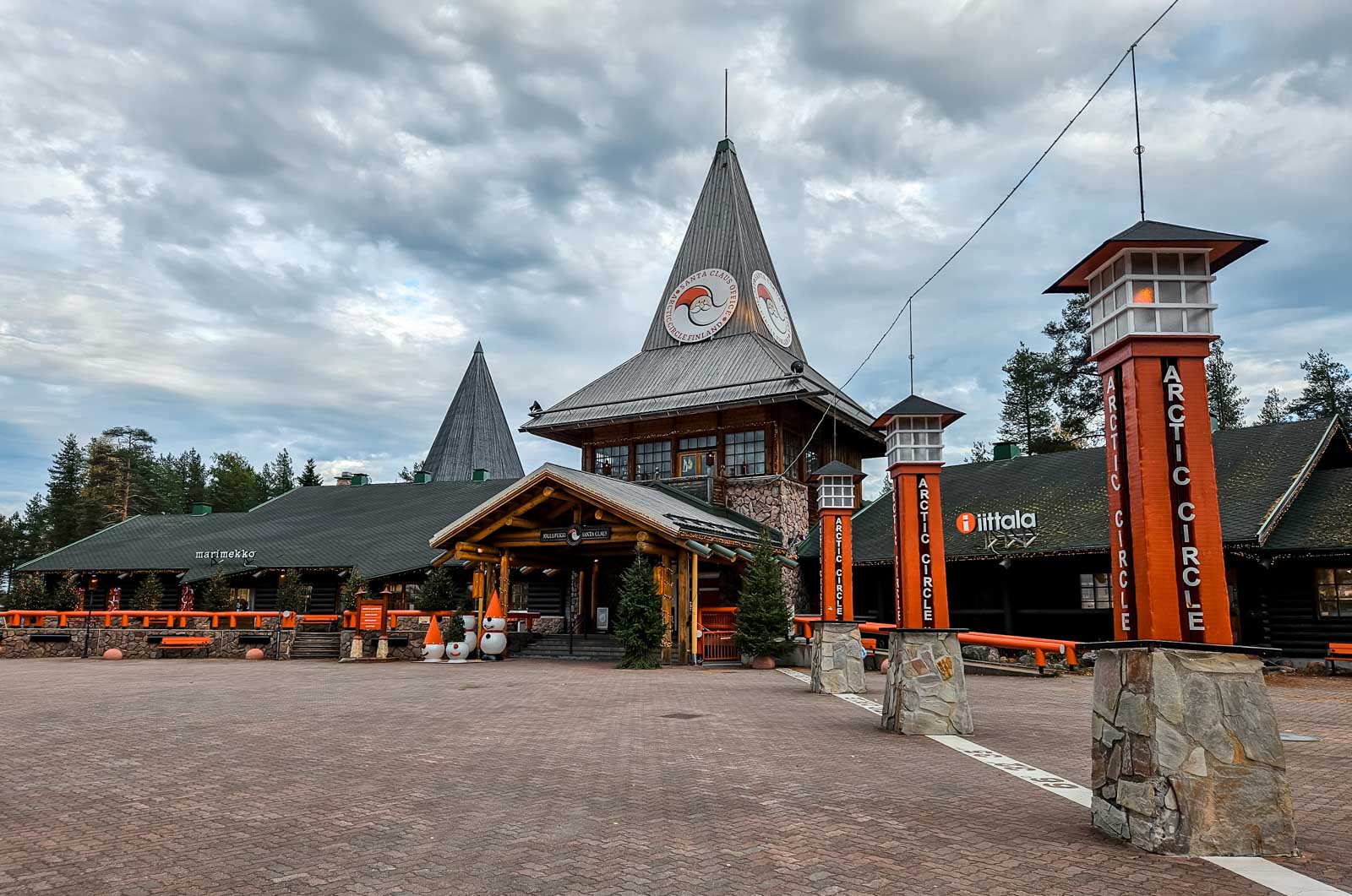 shopping santa claus village
