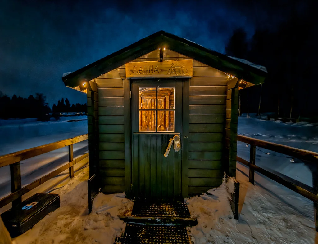 apukka resort rovaniemi lakeside sauna 3