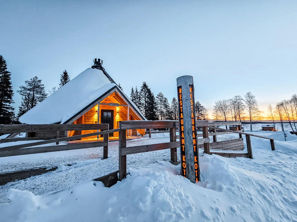 apukka resort rovaniemi restaurant kota