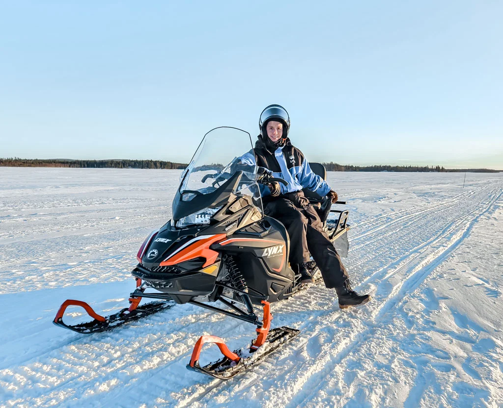 apukka resort rovaniemi snowmobile 3