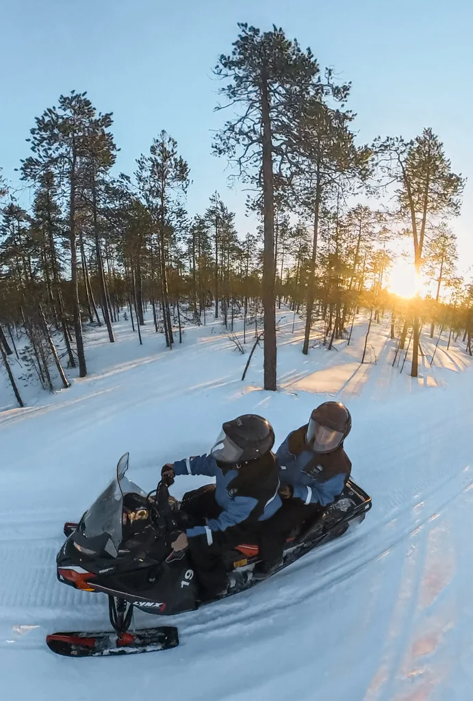 apukka resort rovaniemi snowmobile 6