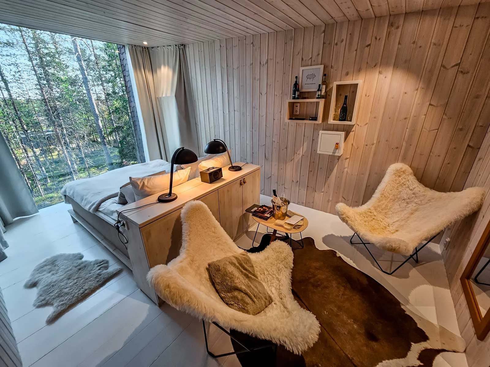 arctic treehouse hotel suite 2