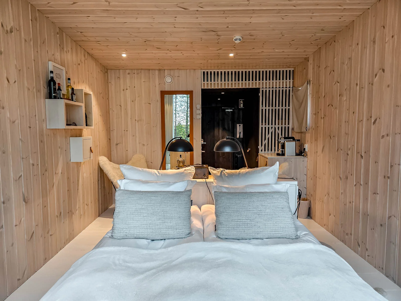 arctic treehouse hotel suite 3