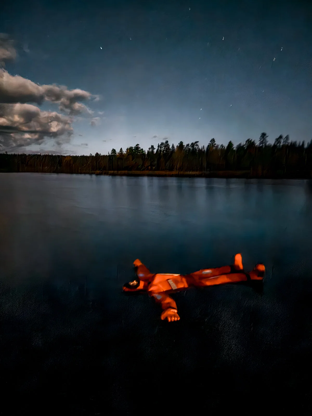 autumn rovaniemi floating 1