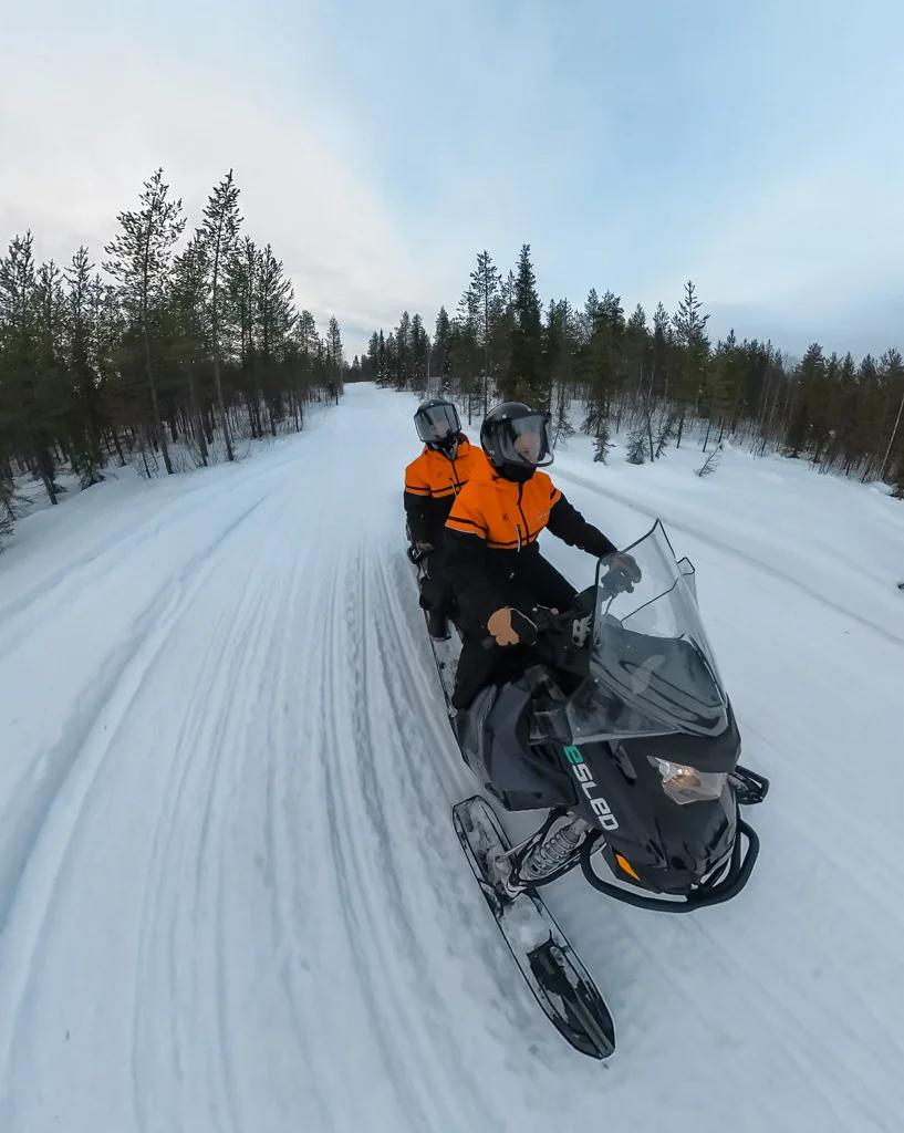 Electric snowmobile Insta360 3
