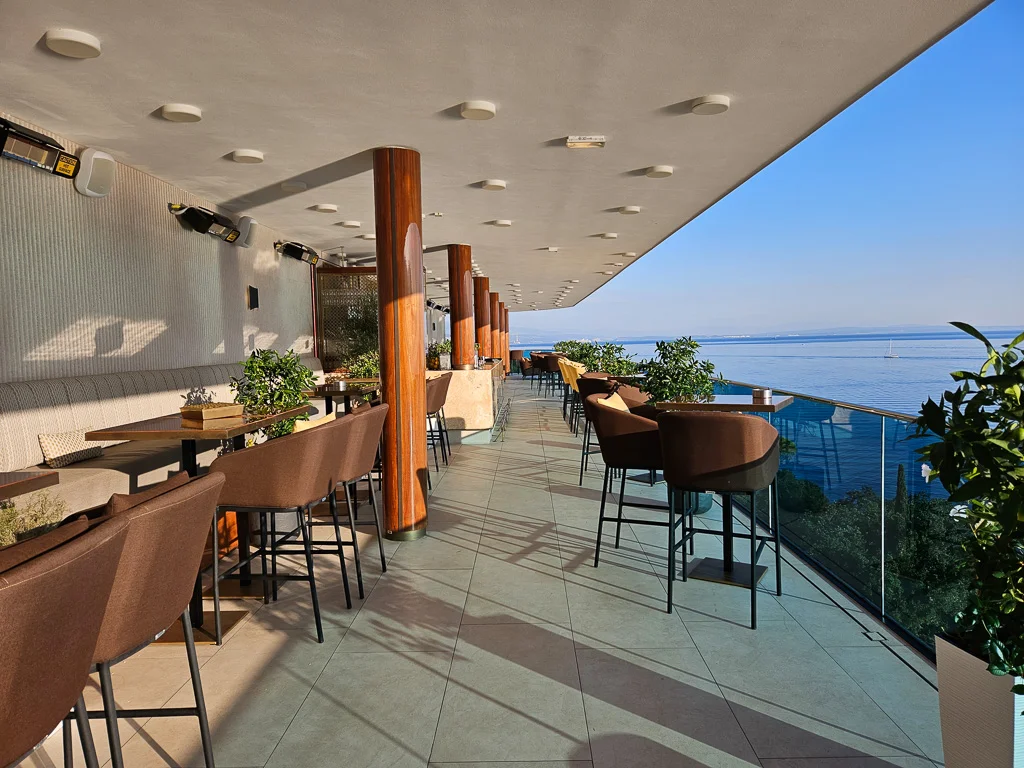 hilton rijeka costabella resort spa Nebo Lounge 1