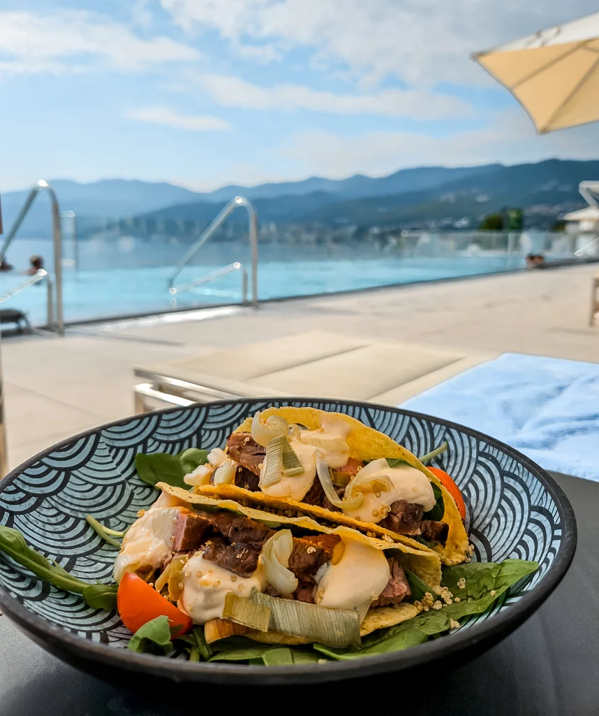 hilton rijeka costabella resort spa sunce poolbar 2