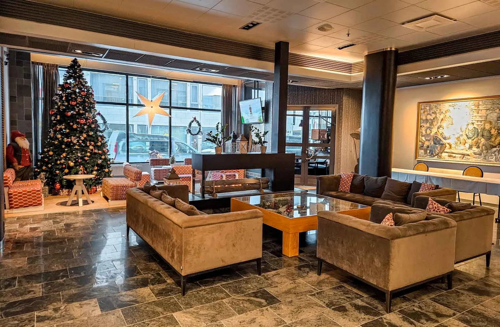 lobby 1