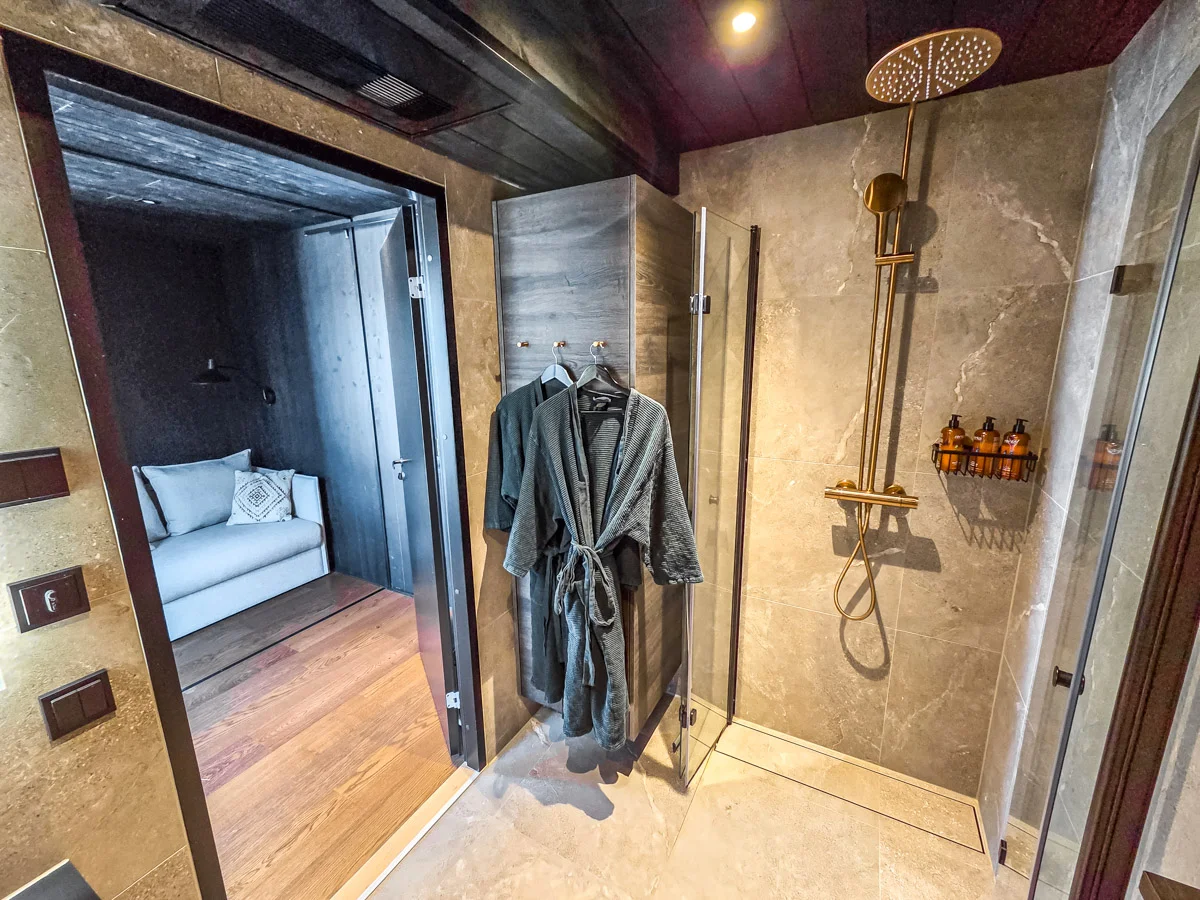 silver birch cabin 7