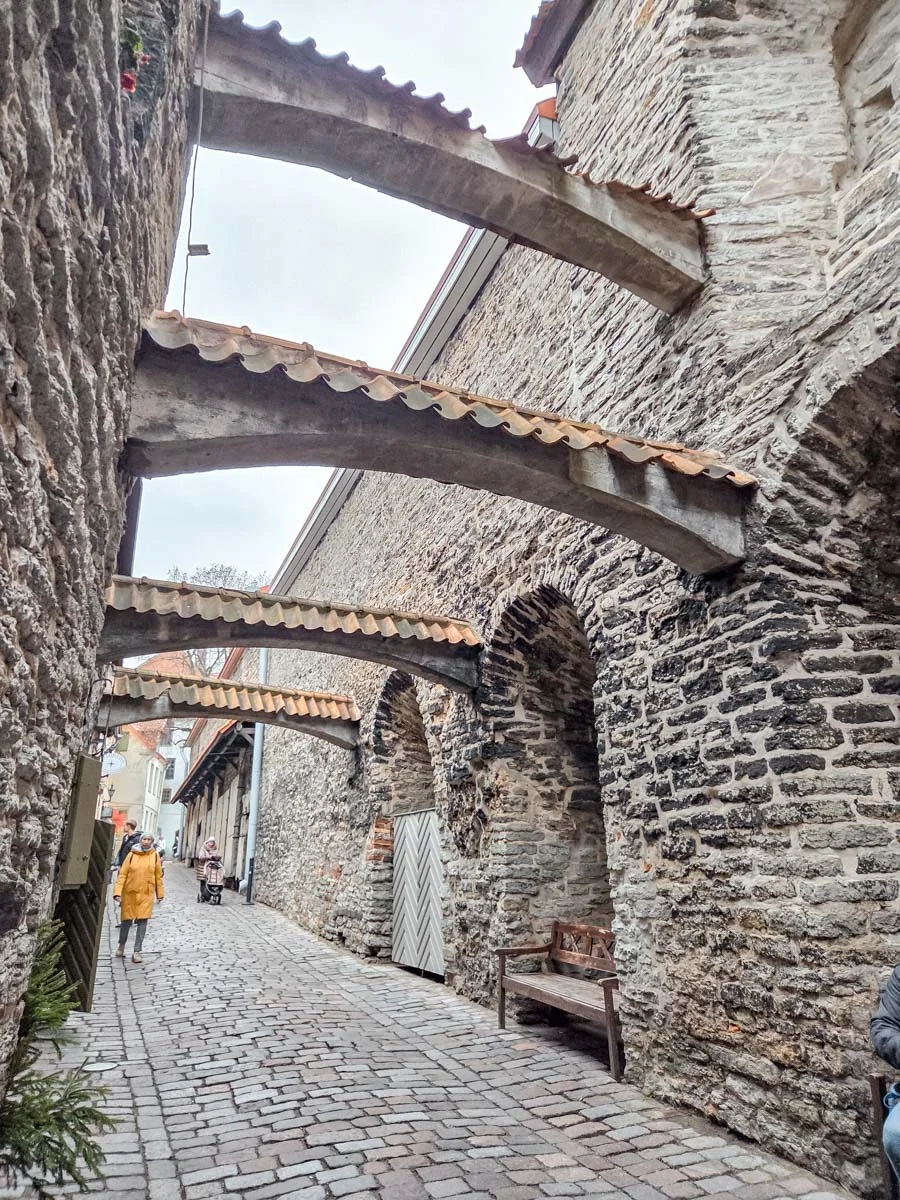 tallinn st catherines passage